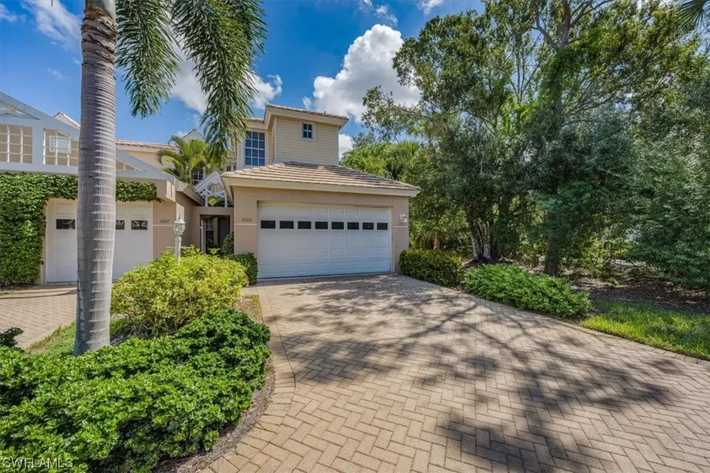 25180 Goldcrest Drive Bonita Springs FL 34134