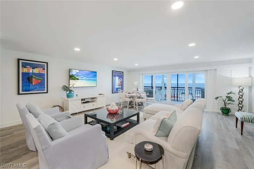 3333 Gulf Shore Boulevard N Naples FL 34103