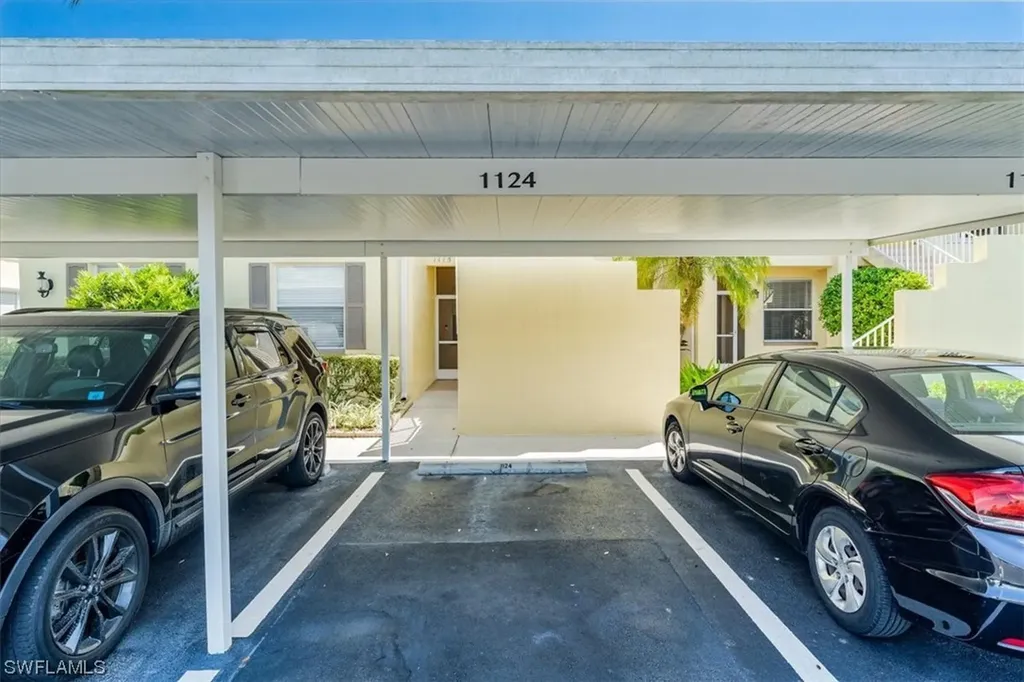 1326 Mainsail Drive Naples FL 34114