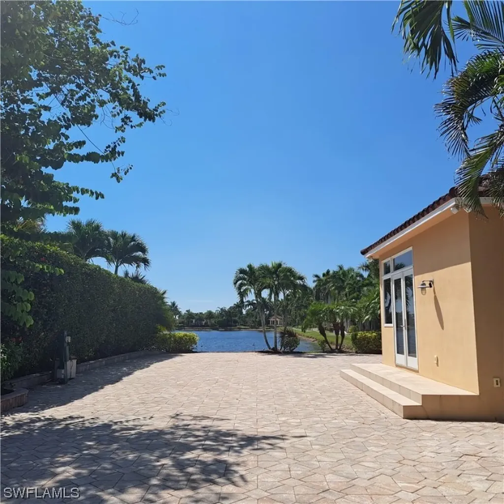 4847 Carriage Court Naples FL 34114