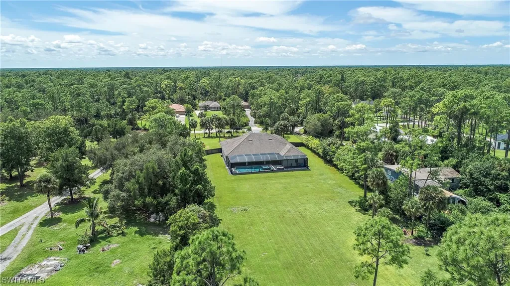 1961 20th Avenue NE Naples FL 34120