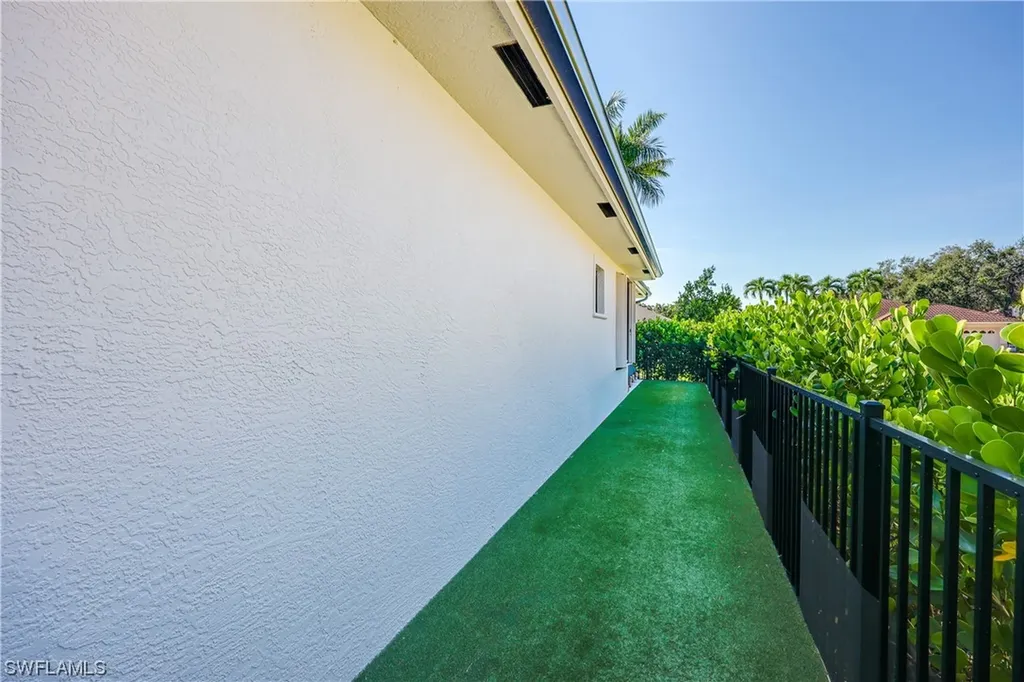 268 Lambton Lane Naples FL 34104