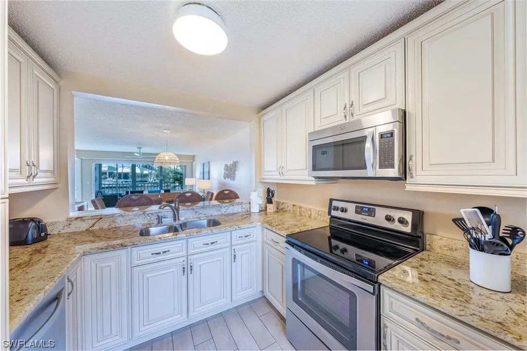 10686 Gulf Shore Drive Naples FL 34108