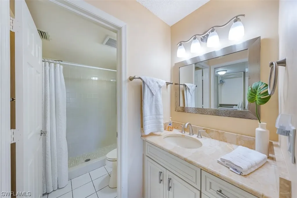 10686 Gulf Shore Drive Naples FL 34108