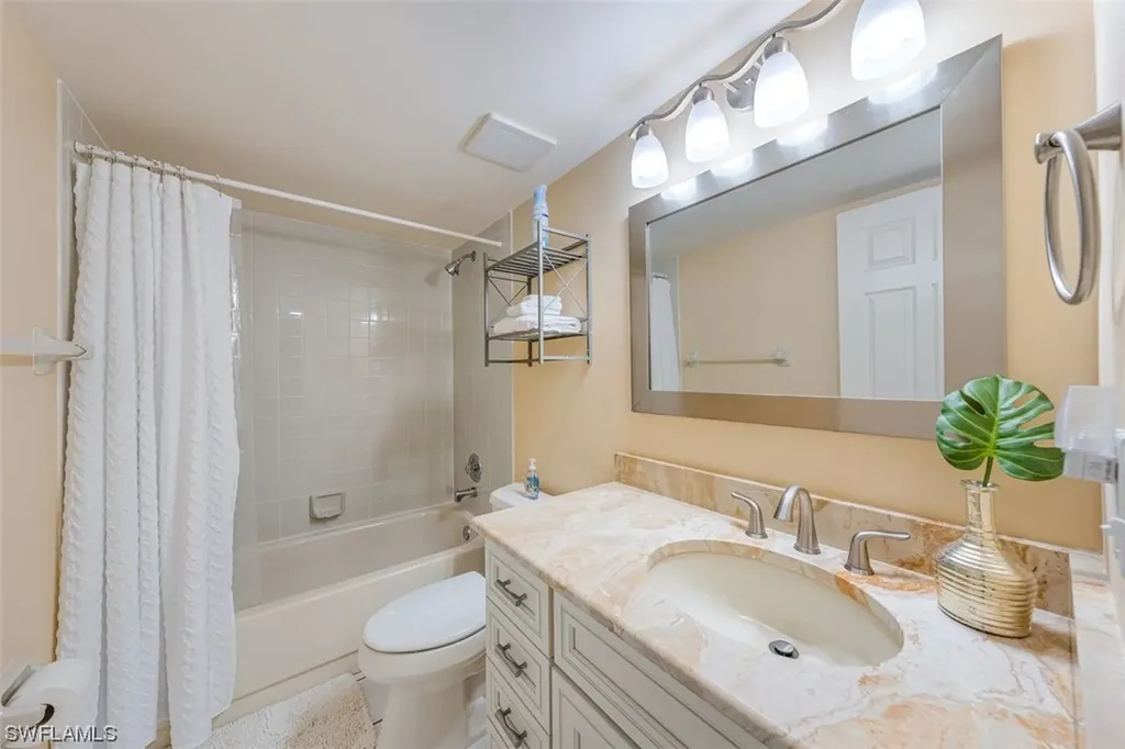 10686 Gulf Shore Drive Naples FL 34108