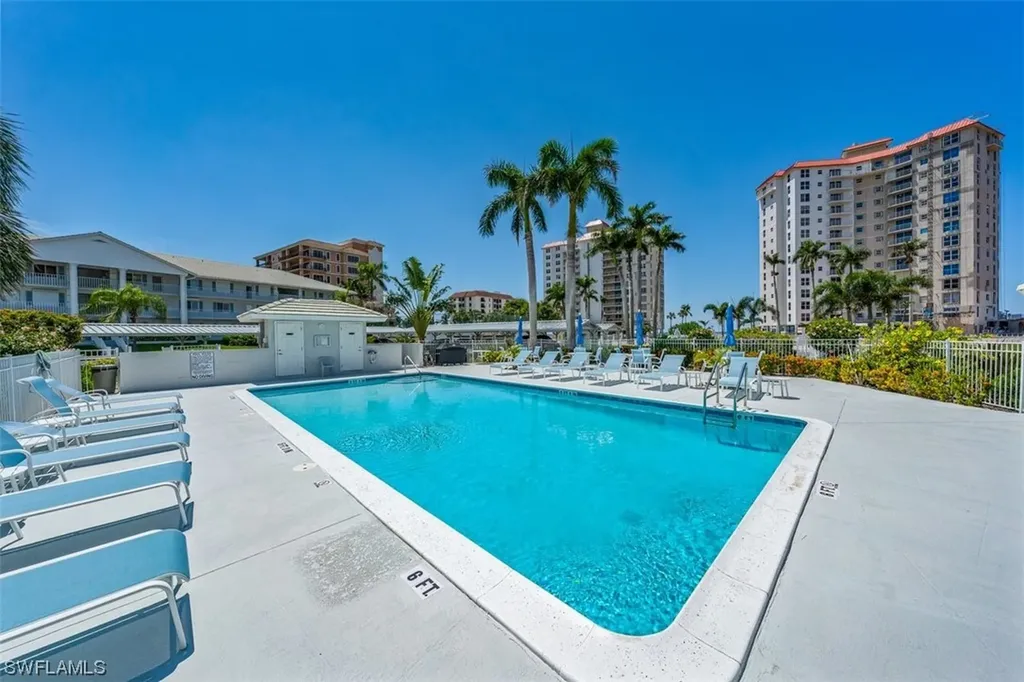 10686 Gulf Shore Drive Naples FL 34108
