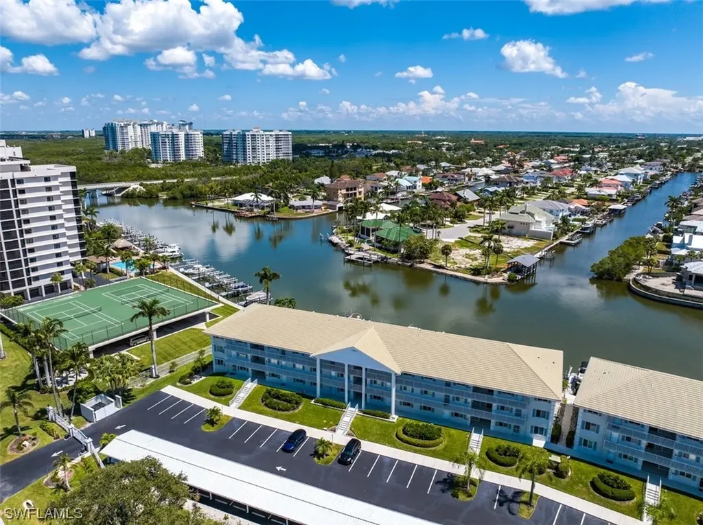 10686 Gulf Shore Drive Naples FL 34108