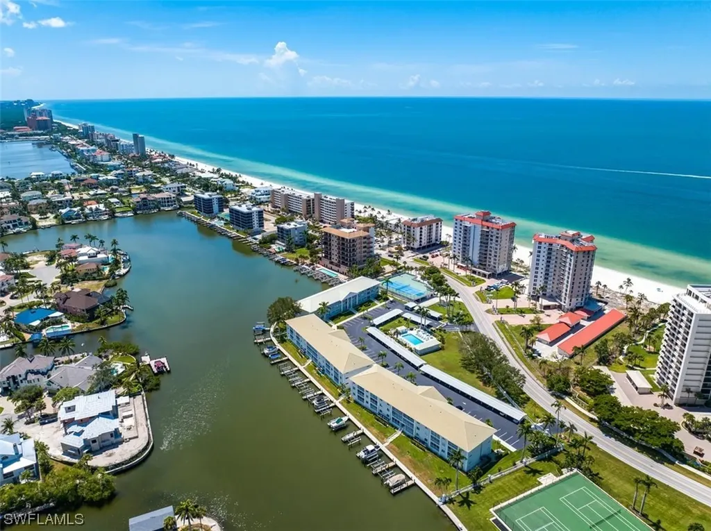 10686 Gulf Shore Drive Naples FL 34108