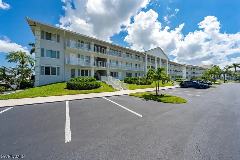 10686 Gulf Shore Drive Naples FL 34108