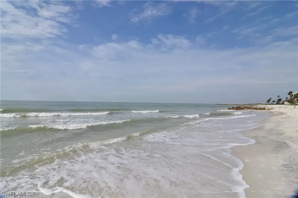 10686 Gulf Shore Drive Naples FL 34108