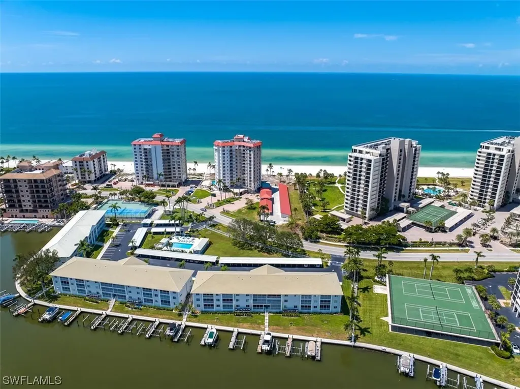 10686 Gulf Shore Drive Naples FL 34108