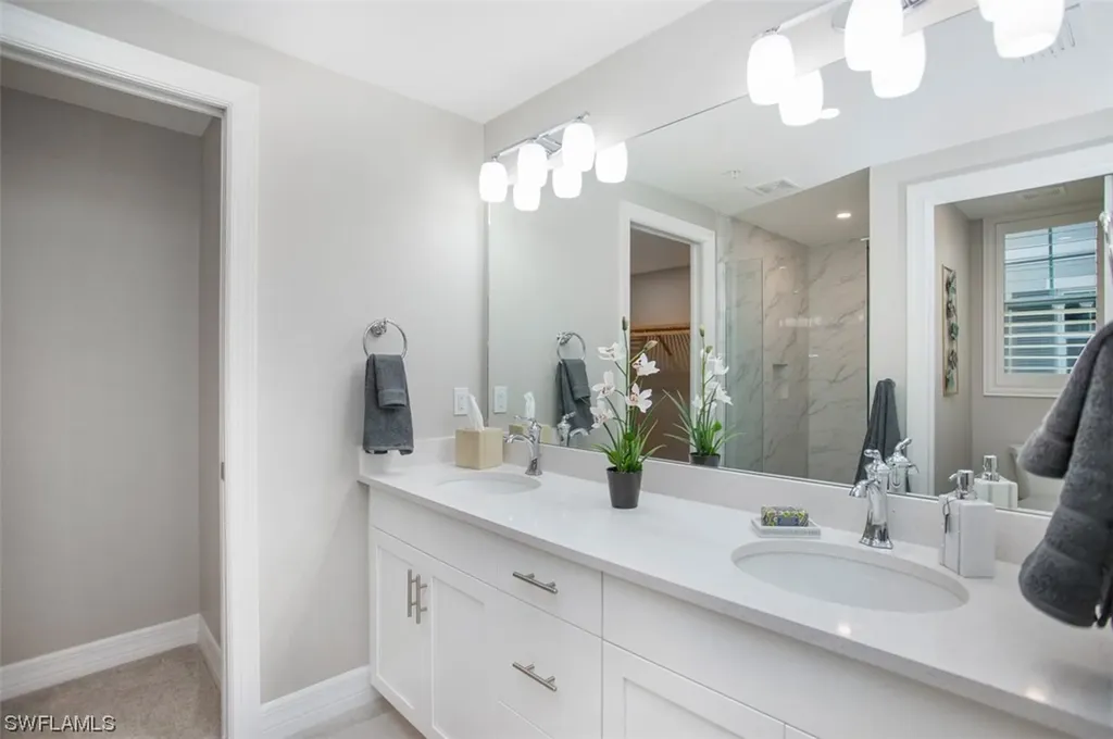 250 Indies Drive E Naples FL 34114