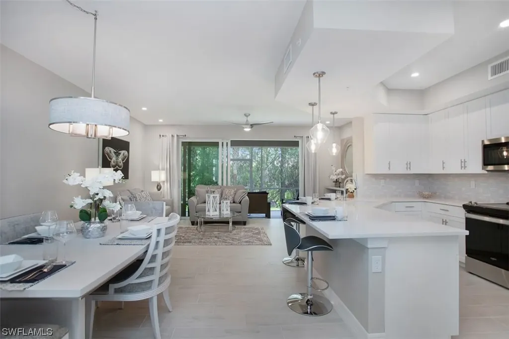 250 Indies Drive E Naples FL 34114