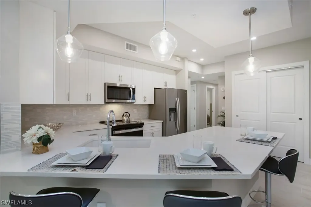 250 Indies Drive E Naples FL 34114