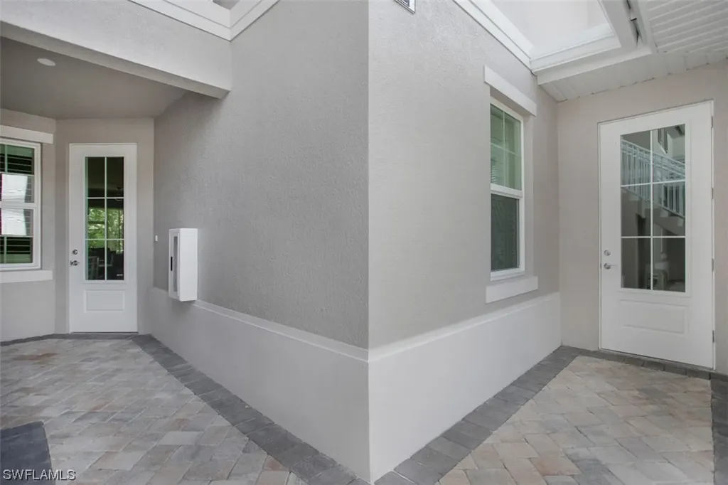 250 Indies Drive E Naples FL 34114