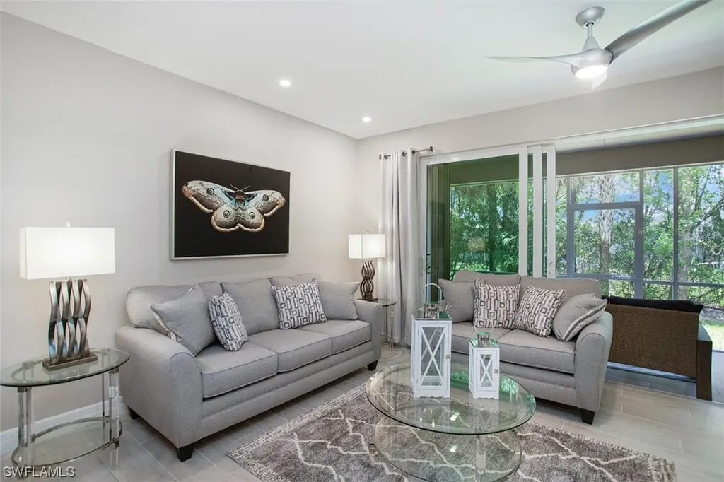 250 Indies Drive E Naples FL 34114