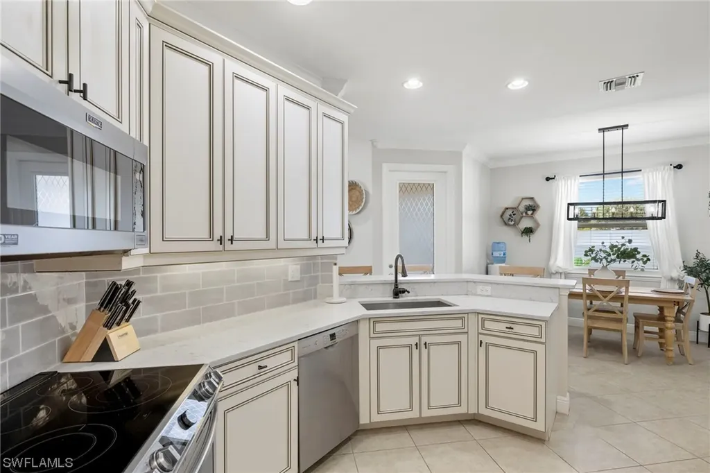 22 Mentor Drive Naples FL 34110