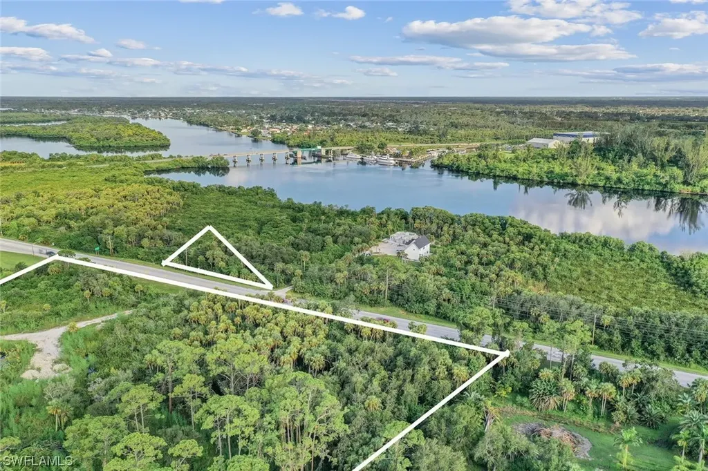11731 Bayshore Road North Fort Myers FL 33917