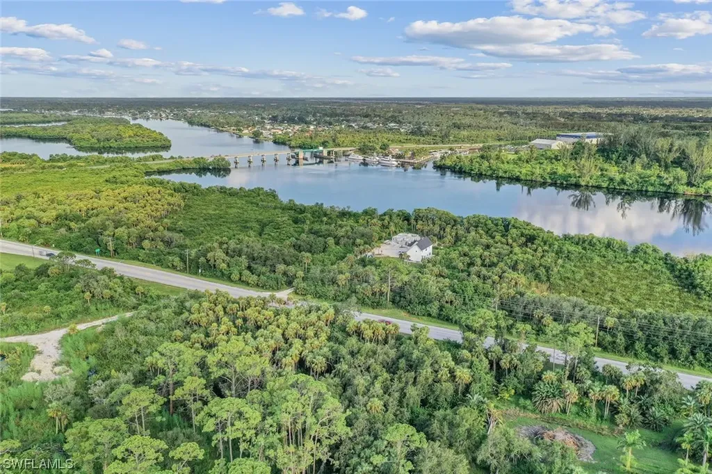 11731 Bayshore Road North Fort Myers FL 33917