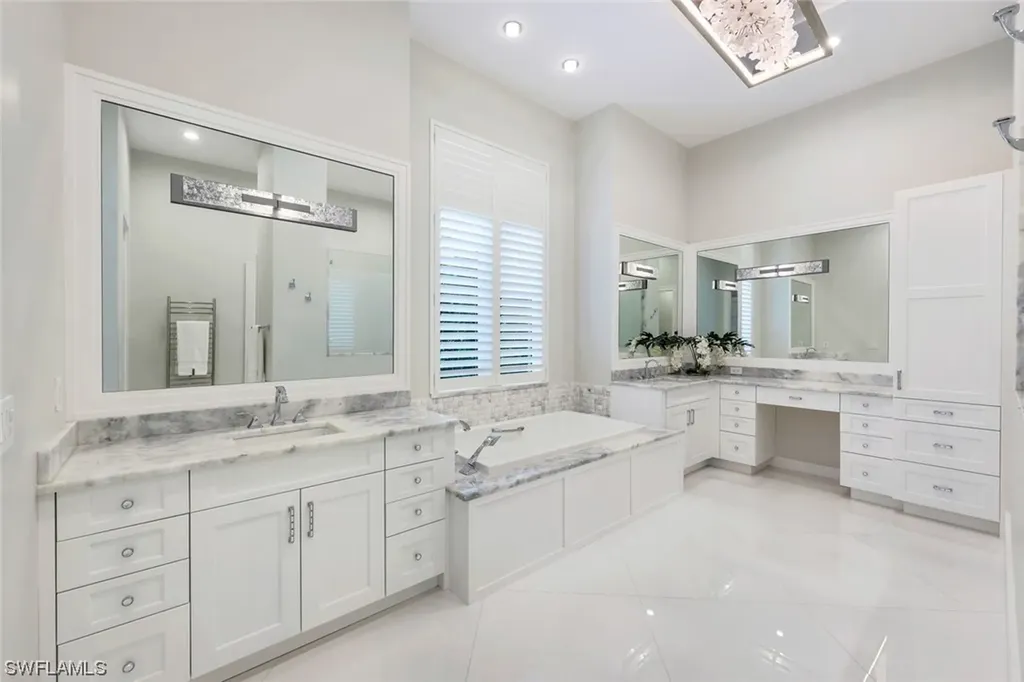 569 Neapolitan Way Naples FL 34103