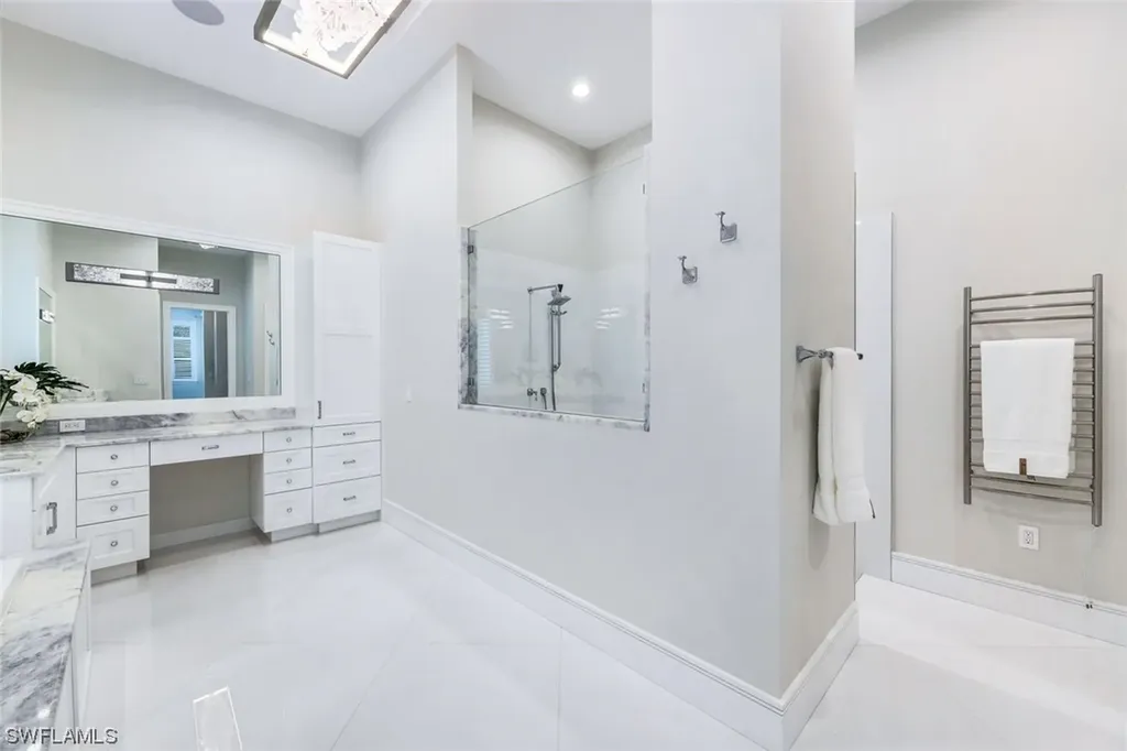 569 Neapolitan Way Naples FL 34103