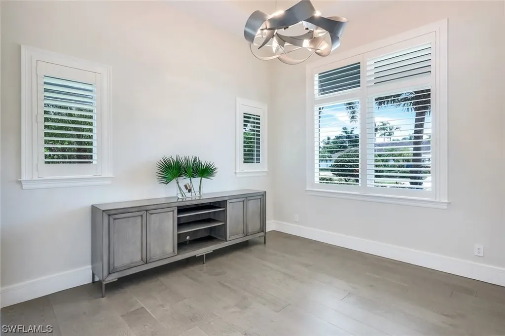 569 Neapolitan Way Naples FL 34103