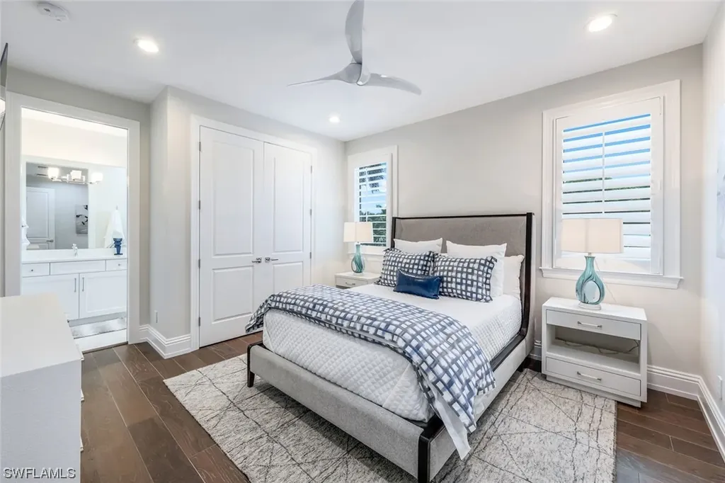 569 Neapolitan Way Naples FL 34103
