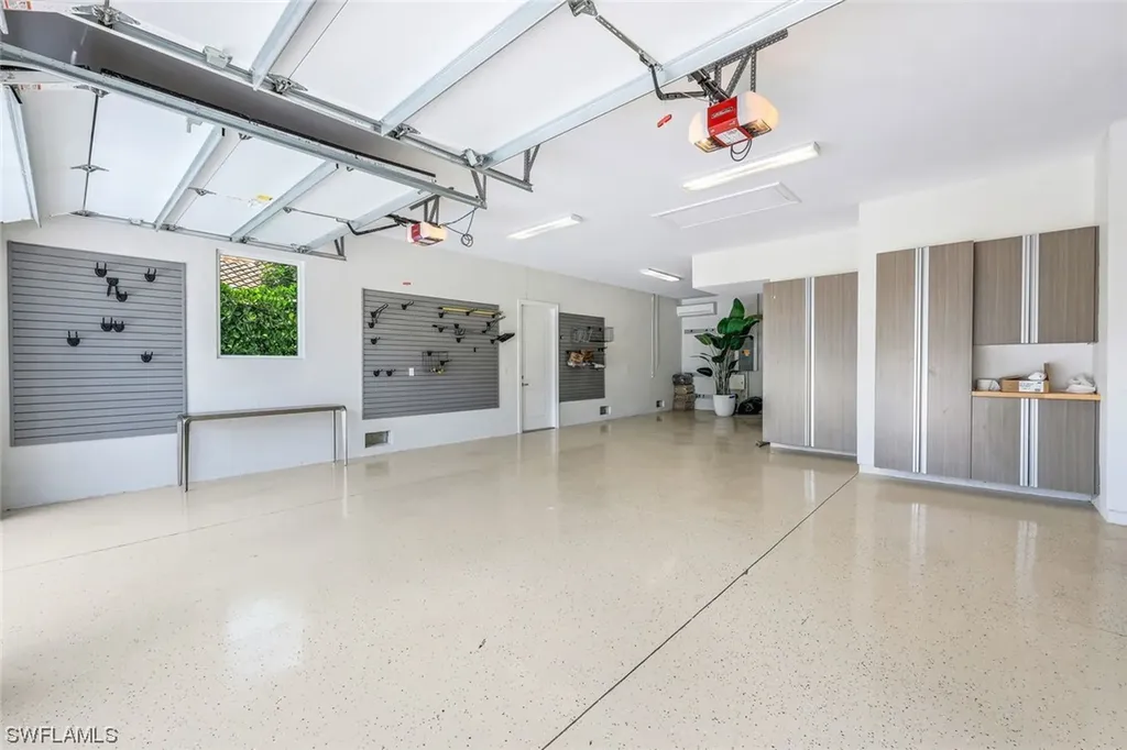 569 Neapolitan Way Naples FL 34103