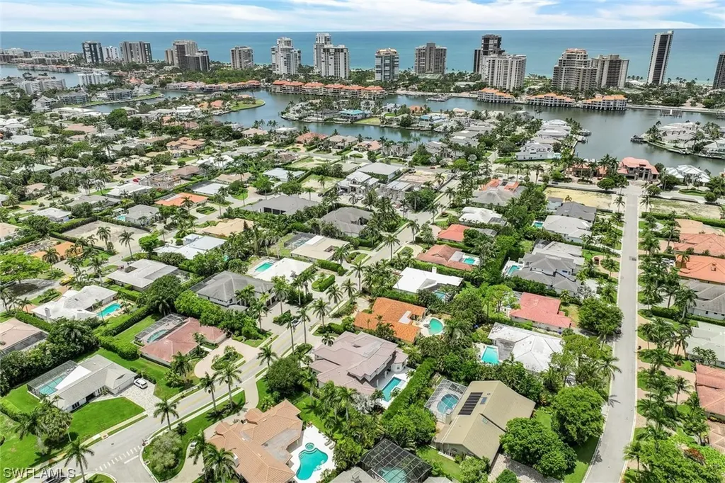 569 Neapolitan Way Naples FL 34103