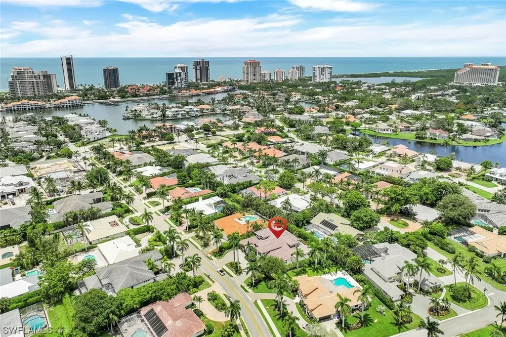 569 Neapolitan Way Naples FL 34103