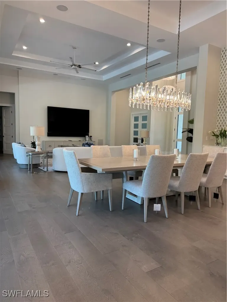 569 Neapolitan Way Naples FL 34103