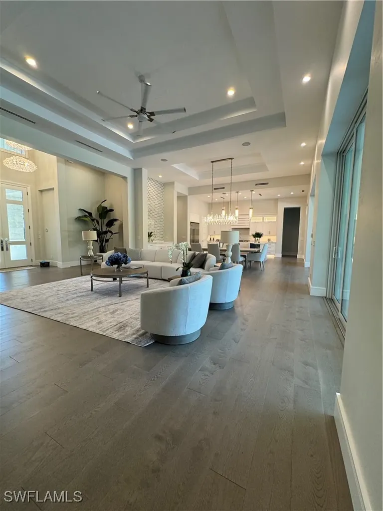 569 Neapolitan Way Naples FL 34103
