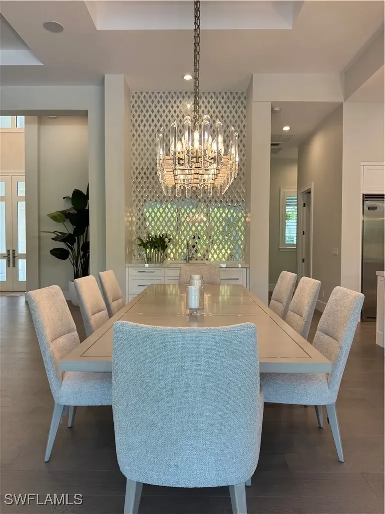 569 Neapolitan Way Naples FL 34103
