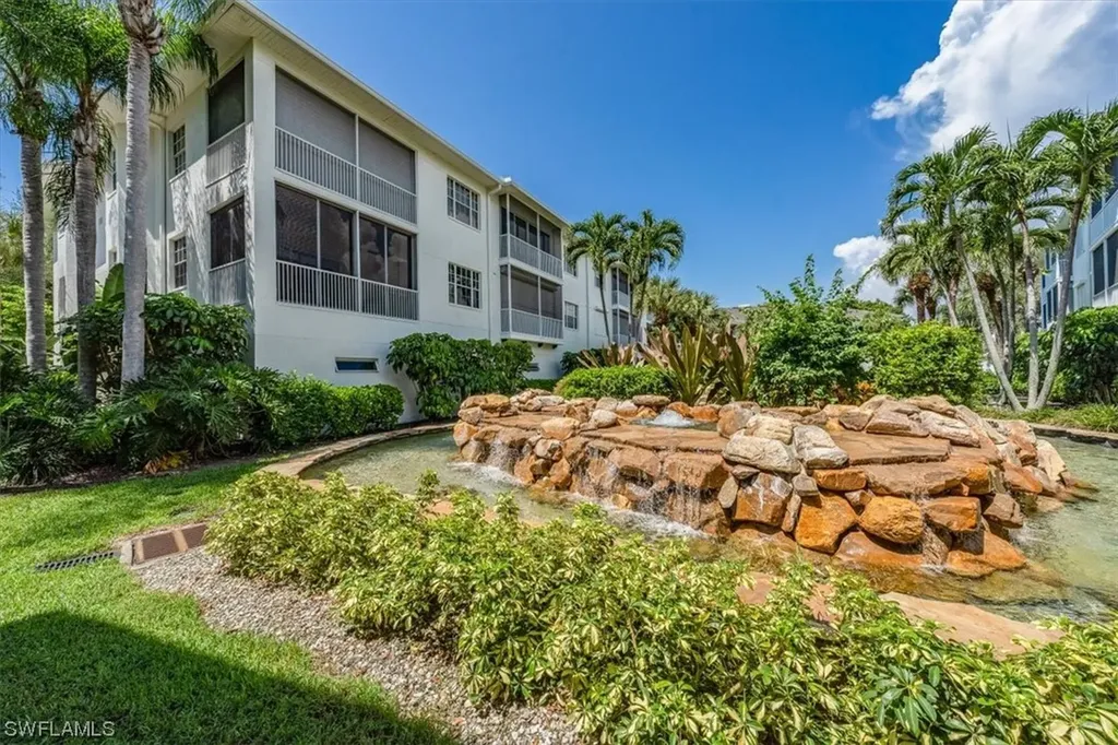 831 Sailaway Lane Naples FL 34108