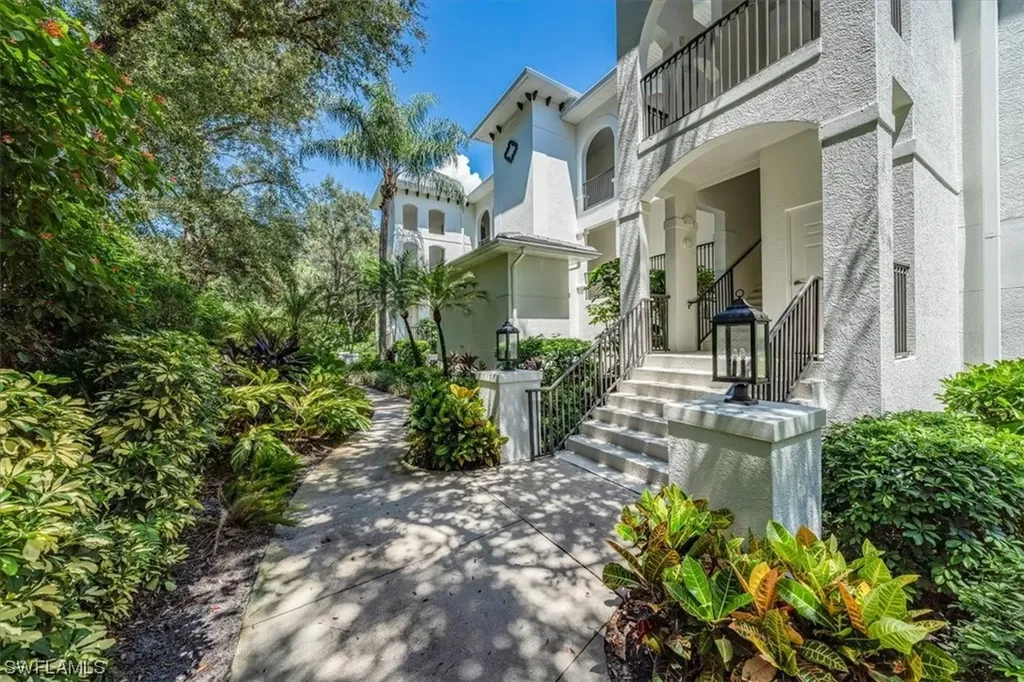 831 Sailaway Lane Naples FL 34108