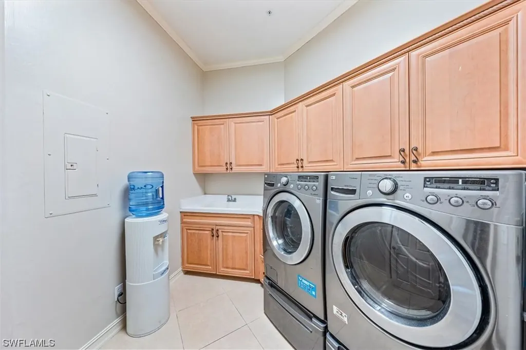 831 Sailaway Lane Naples FL 34108