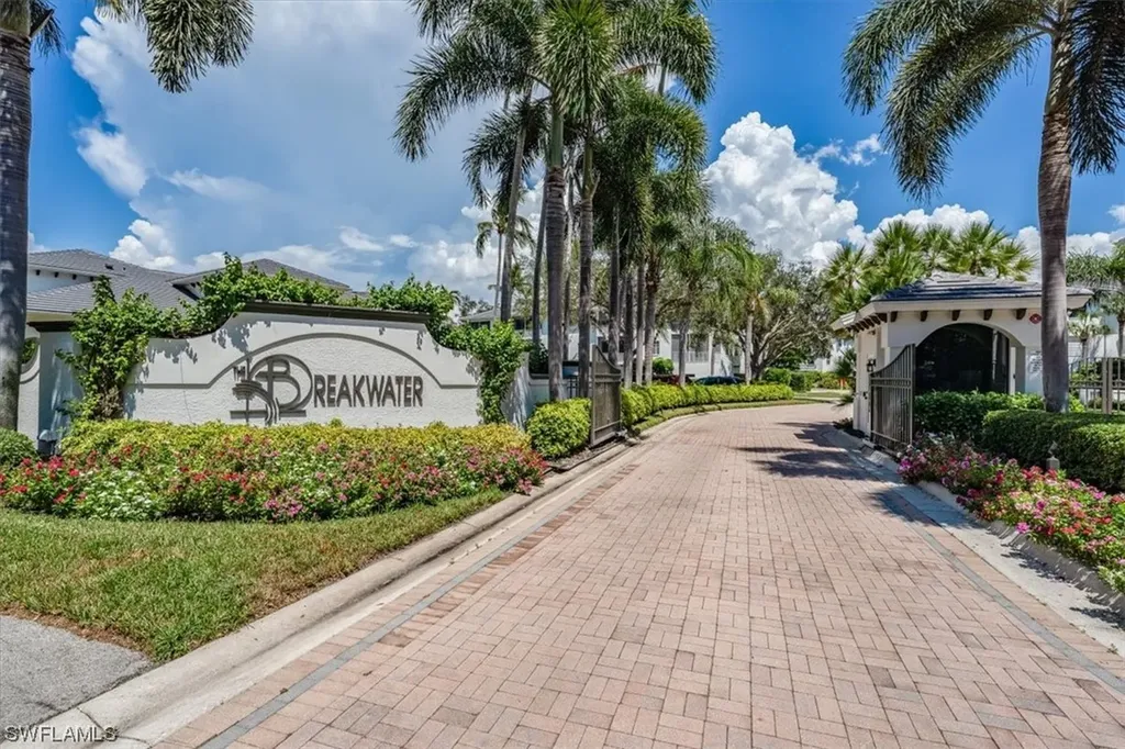 831 Sailaway Lane Naples FL 34108