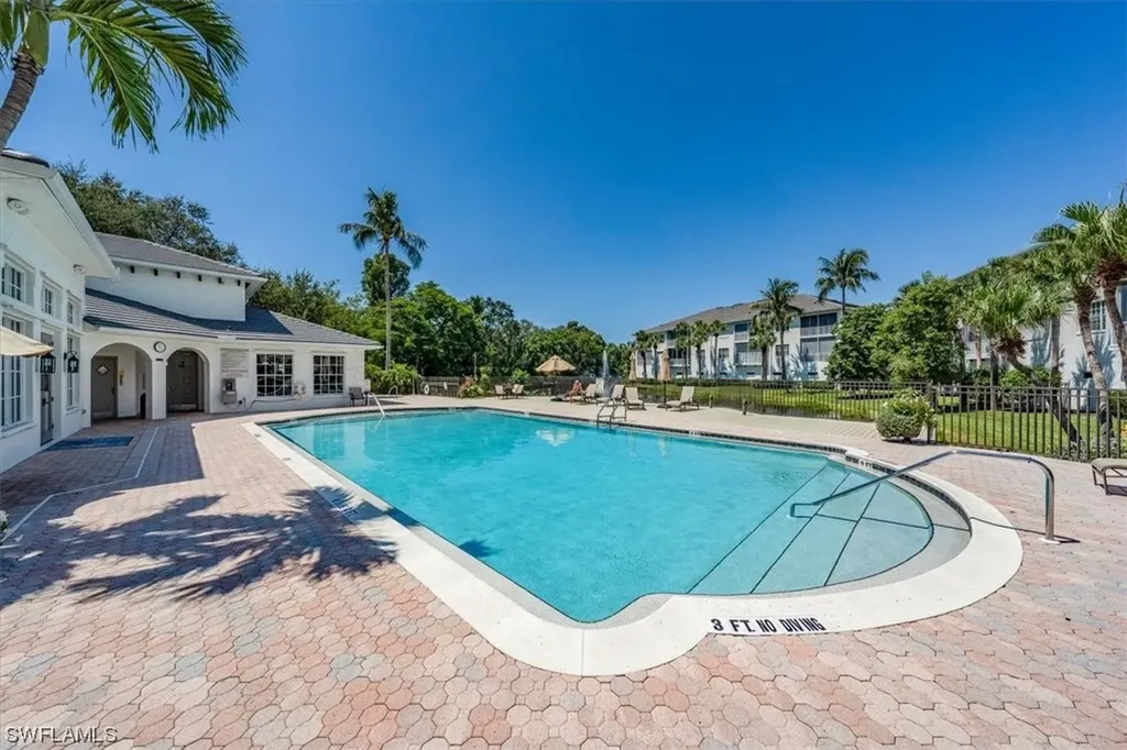 831 Sailaway Lane Naples FL 34108