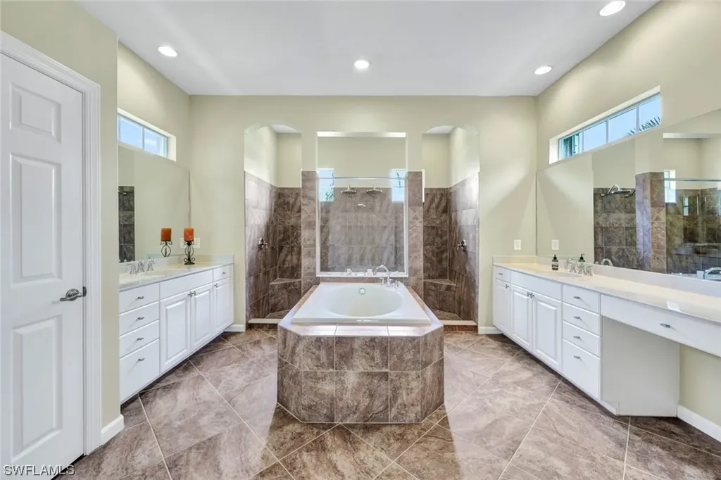 11921 Heather Woods Court Naples FL 34120
