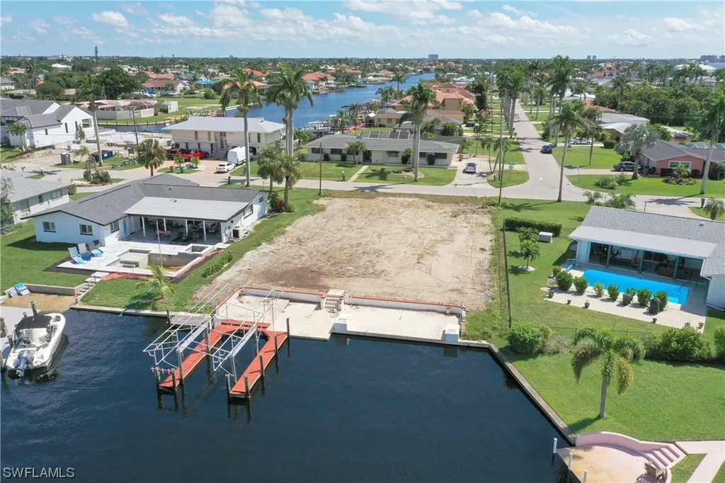 5362 Bayshore Avenue Cape Coral FL 33904