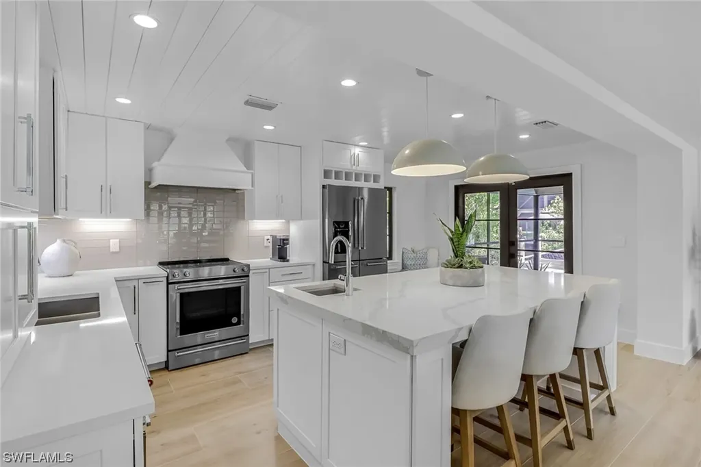 1575 Pelican Avenue Naples FL 34102