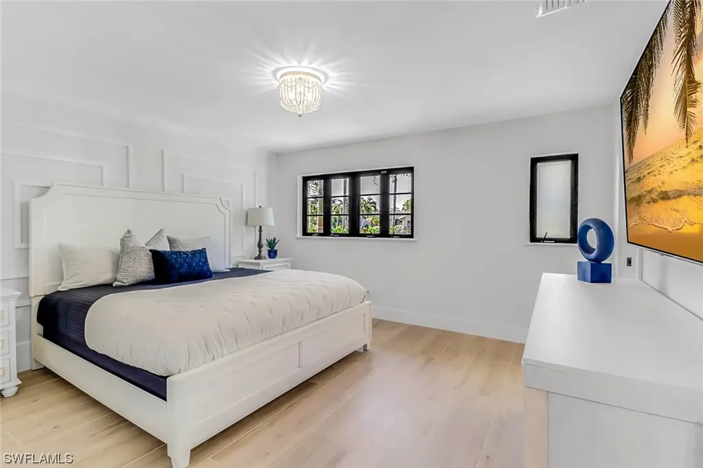 1575 Pelican Avenue Naples FL 34102