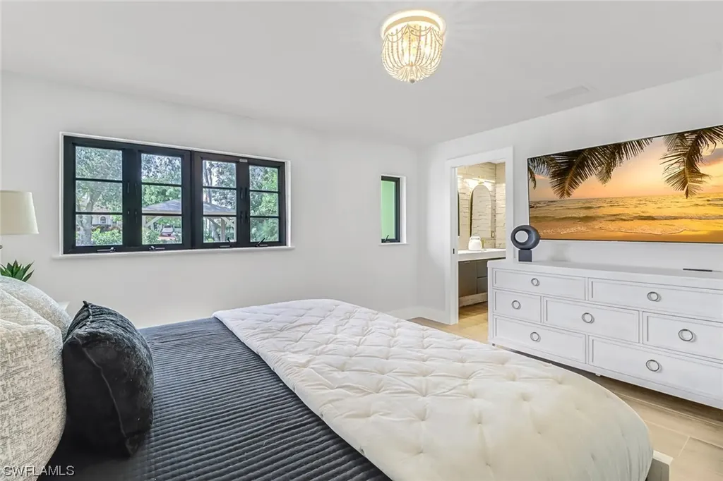 1575 Pelican Avenue Naples FL 34102