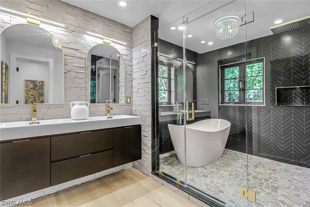 1575 Pelican Avenue Naples FL 34102