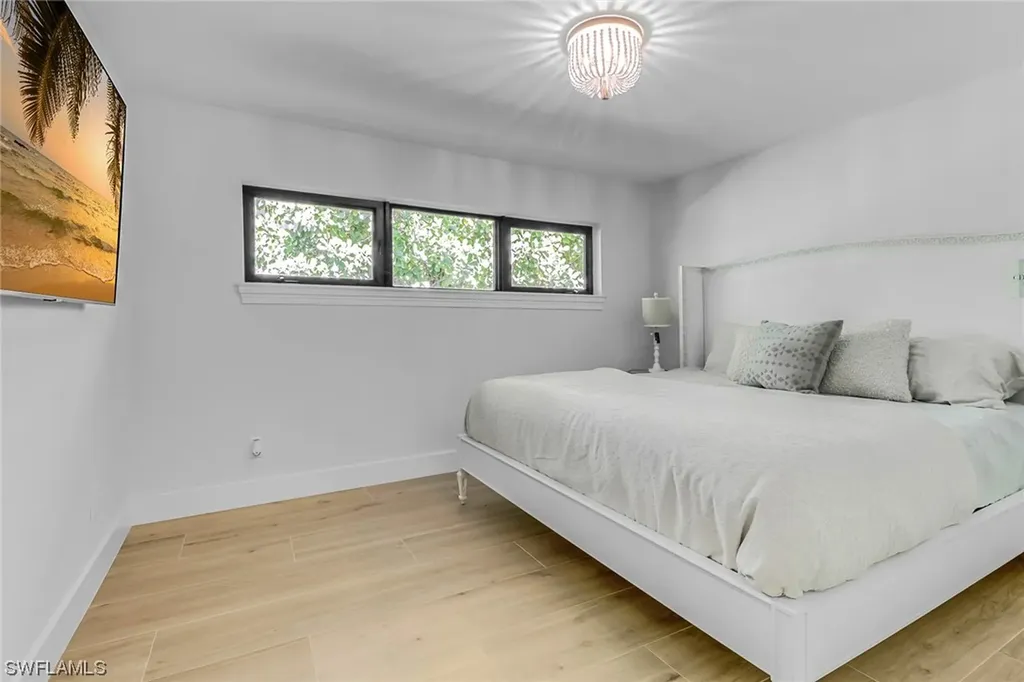 1575 Pelican Avenue Naples FL 34102