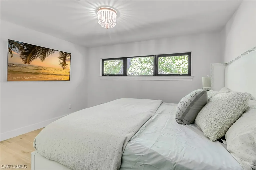 1575 Pelican Avenue Naples FL 34102