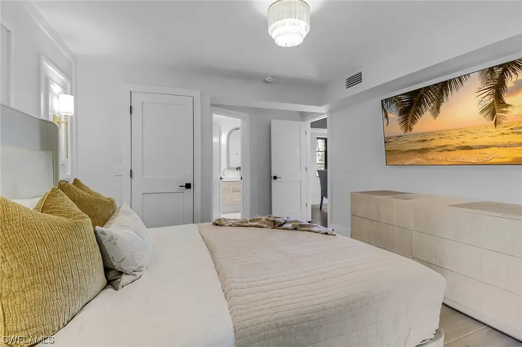1575 Pelican Avenue Naples FL 34102