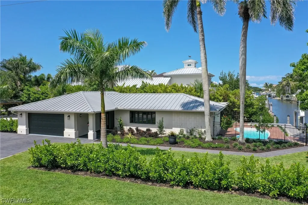 1575 Pelican Avenue Naples FL 34102