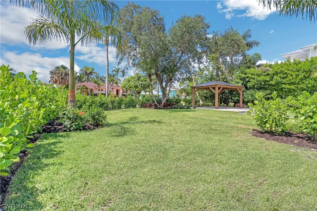 1575 Pelican Avenue Naples FL 34102