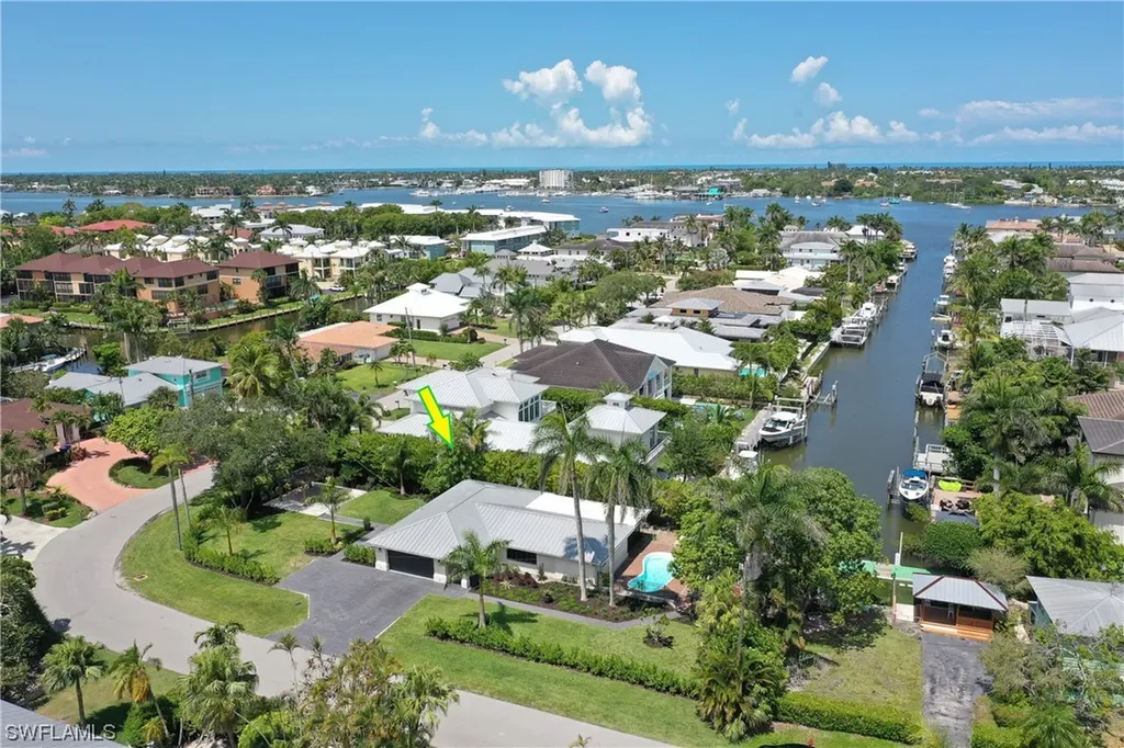 1575 Pelican Avenue Naples FL 34102